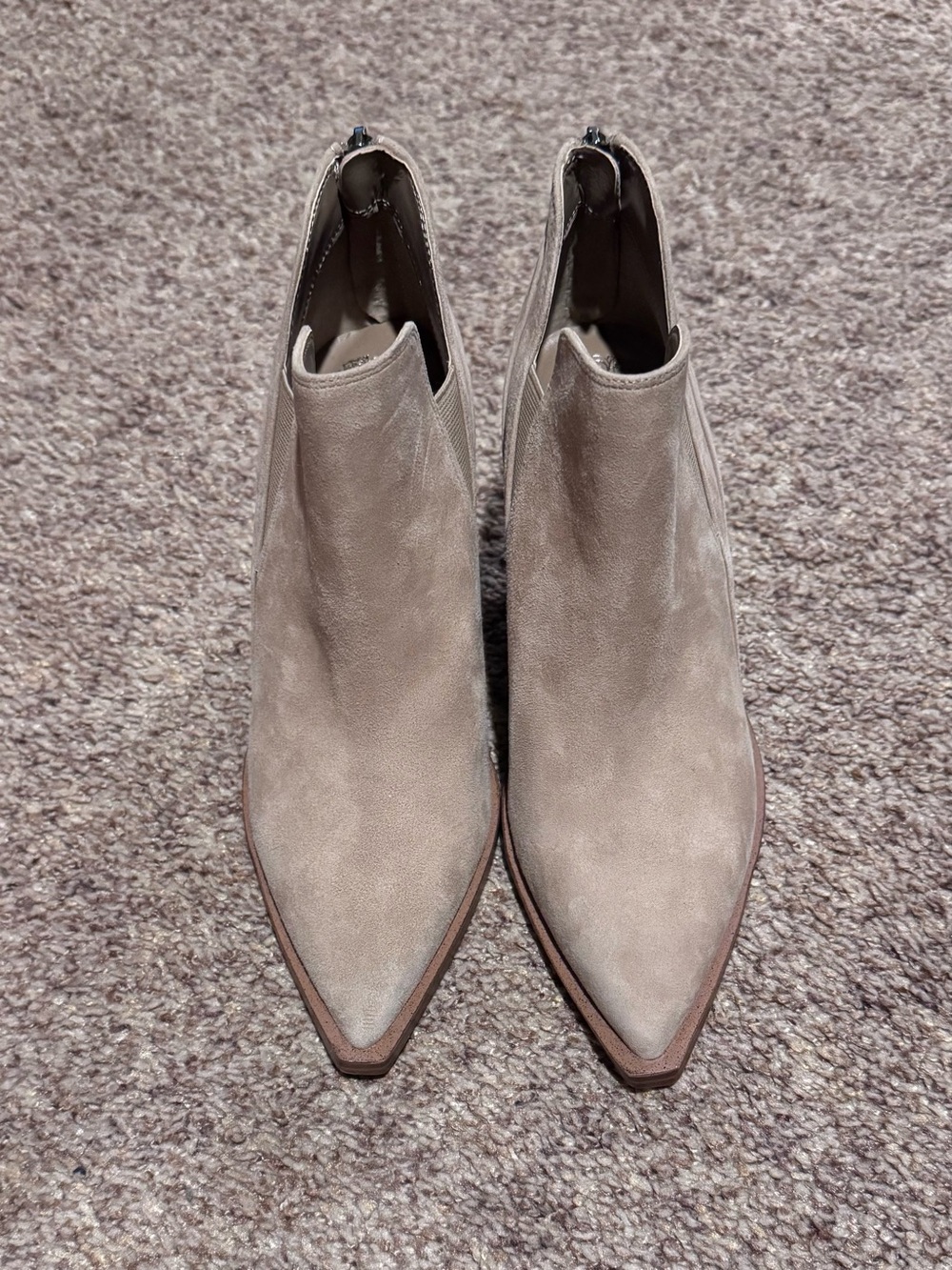 New Vince Camuto Taupe Suede Pointed Toe Ankle Booties Block Heel Size 7M